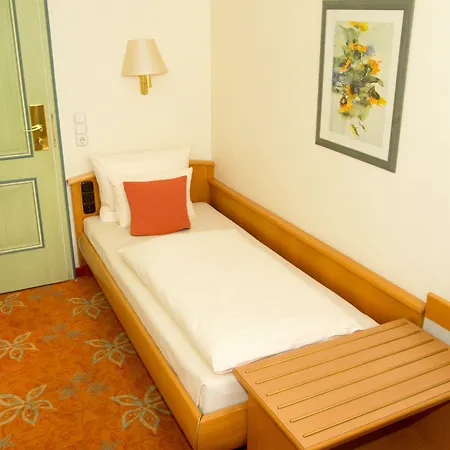 Stadt Muenchen Szálloda Düsseldorf