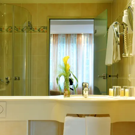 Szálloda Stadt Muenchen Düsseldorf