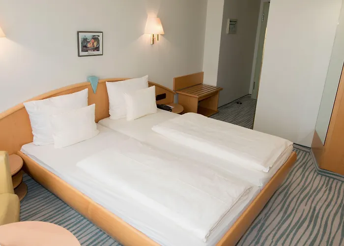 Stadt Muenchen מלון 4*